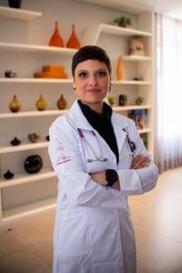 Dra Renata Schneider Santana